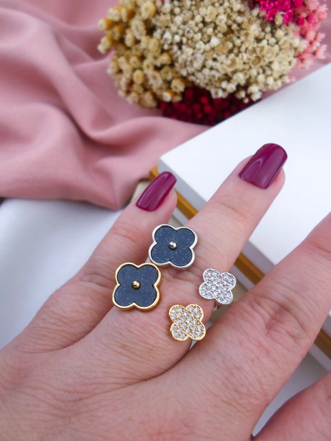 Anel Bijuteria Trevos (CADA - SELECIONE A COR E A NUMERAÇÃO DESEJADA) #A0702355 - comprar online