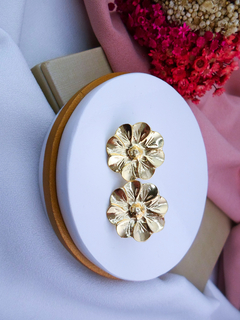 Brinco Banhado Dourado Flor - Peças Banhadas no Verniz Cataforético - #BB020913 - comprar online