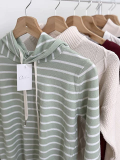 Imagen de SWEATER CLEO VERDE ESTAMPADO