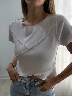 REMERA FRIDA BLANCO - Amelia