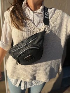 Riñonera Sylvie Negra - comprar online