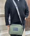 Bandolera Ada impermeable verde y negra
