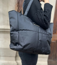 Imagen de Cartera Puffer negra