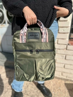 Imagen de Mochila Pilar Verde y nude