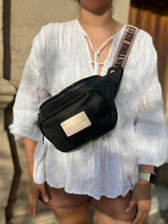 Riñonera Star Negra y nude - comprar online