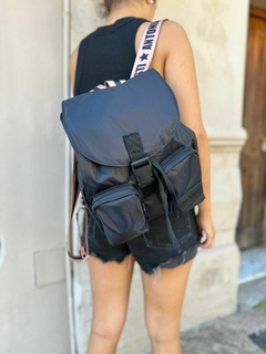 Mochila Lucila negra y nude - tienda online