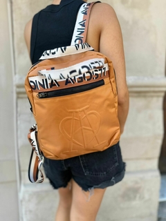 Mochila Canada Caramelo