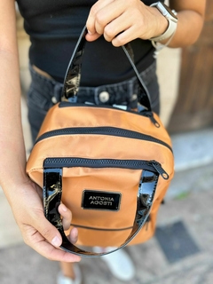 Mochila Melissa Camel en internet