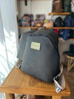 Mochila Zaira Negra y beige - comprar online