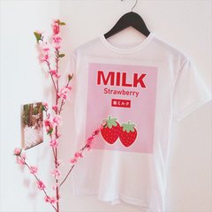 Remera STRAWBERRY MILK - comprar online