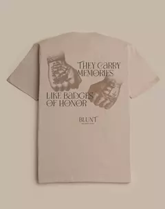 CAMISETA BLUNT ESPECIAL OVER MEMORIES - CREME - loja online