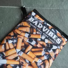 Imagem do LUVA DE COZINHA BAD VIBES - BITUCA DE CIGARRO