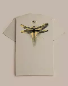 CAMISETA BLUNT PLUS SIZE EXTRA DRAGONFLY - CREME