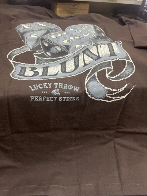 CAMISETA BLUNT PREMIUM - STRIKE MARROM