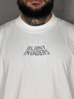 CAMISETA BLUNT PREMIUM COSMIC - BRANCO OFF NEW WHITE na internet