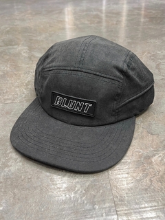 BONÉ BLUNT FIVE PANEL TASLON - PRETO