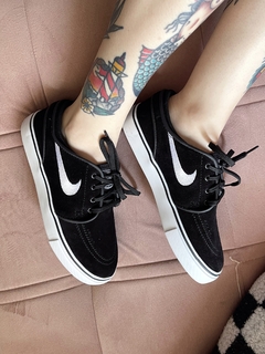 TENIS NIKE JANOSKI - PRETO/BRANCO - Agacê Store