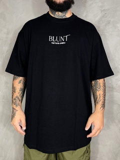 CAMISETA BLUNT ESPECIAL OVER MEMORIES - PRETO - comprar online