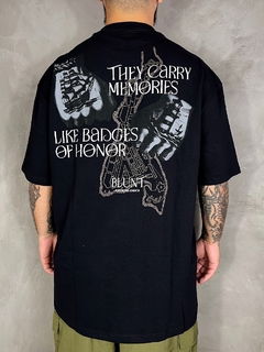 CAMISETA BLUNT ESPECIAL OVER MEMORIES - PRETO