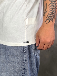 CAMISETA VOLCOM SLIM SUBMERGED OFF WHITE - loja online