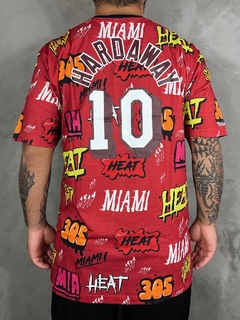 CAMISETA MITCHELL & NESS - MIAMI HEAT HARDAWAY EDIÇÃO ESPECIAL na internet