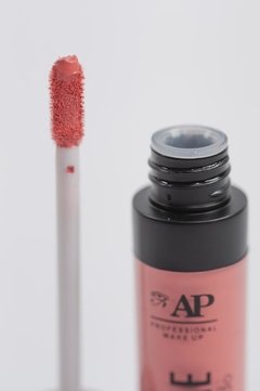 Imagen de Kiss Me Labial líquido Mate Andrea Pellegrino