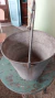 Balde de zinc remachado 25 cm de alto x 32 boca.