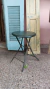 Imagen de Banquito metal ( estilo sillas quilmes). Lo han soldado y no se pliega. Firme. Se puede usar . Detalles en fotos ( 41 alto x 28 cm) ideal mesita tamb