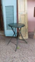 Banquito metal ( estilo sillas quilmes). Lo han soldado y no se pliega. Firme. Se puede usar . Detalles en fotos ( 41 alto x 28 cm) ideal mesita tamb