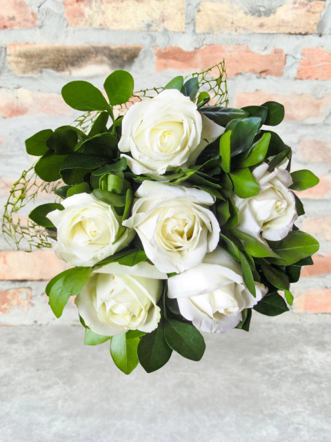 Buquê Minimalista de 6 Rosas Brancas - comprar online