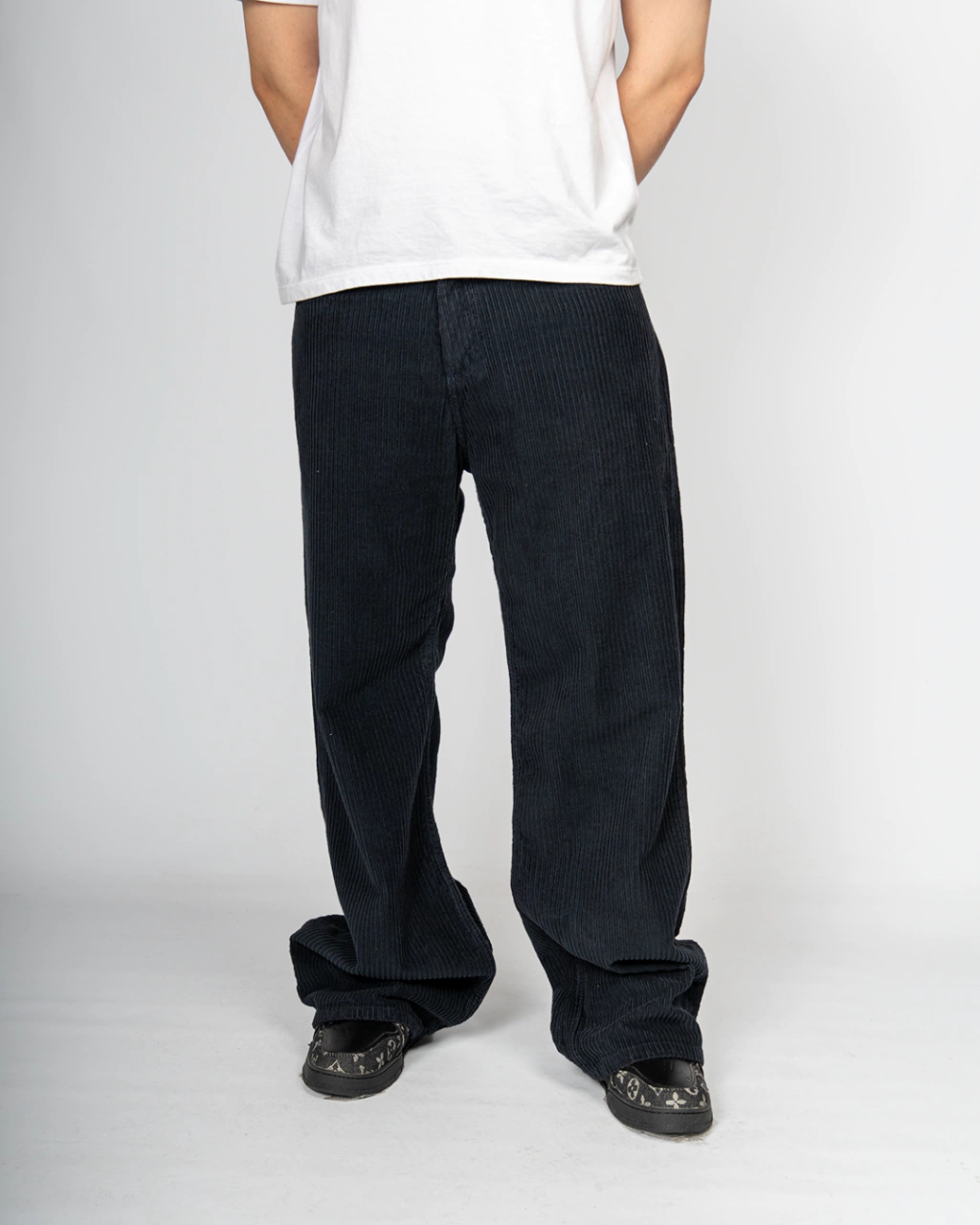 Pantalon corderoy negro