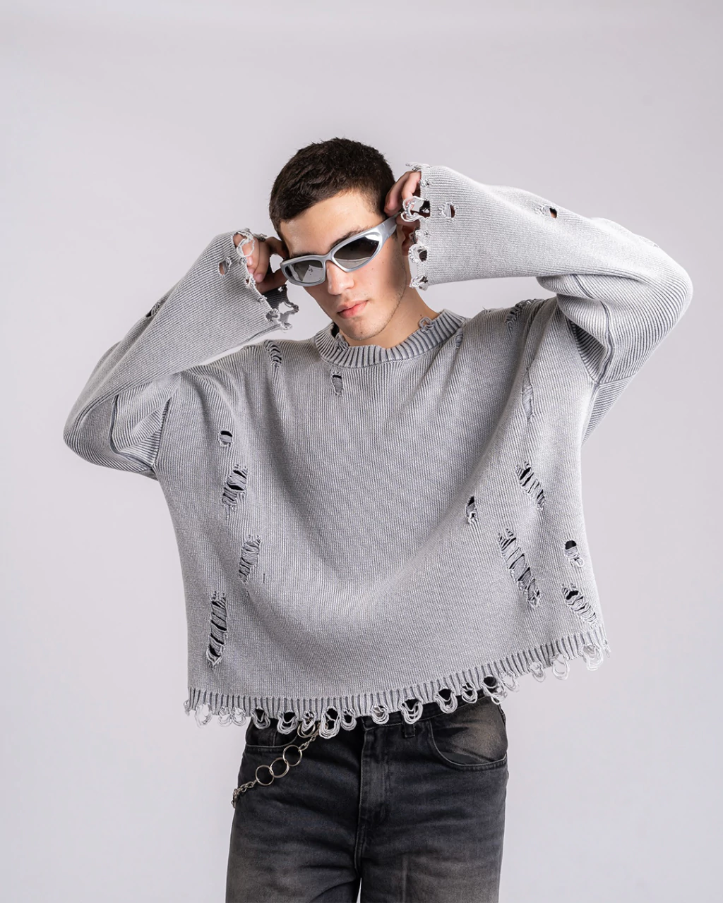SWEATER BROKEN
