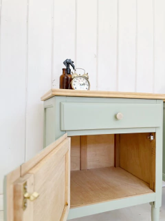 Mesitas de luz ~ Catalina~ en internet