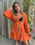 SAIDA VISCOLINHO DE BOTÃO DETALHES FLOR LARANJA - comprar online
