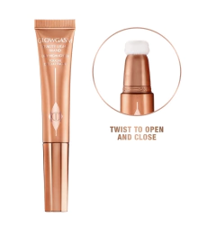Charlotte Tilbury beauty highlighter wand