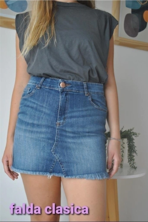 FALDA CASICA