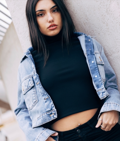 CAMPERA FIT CORTA
