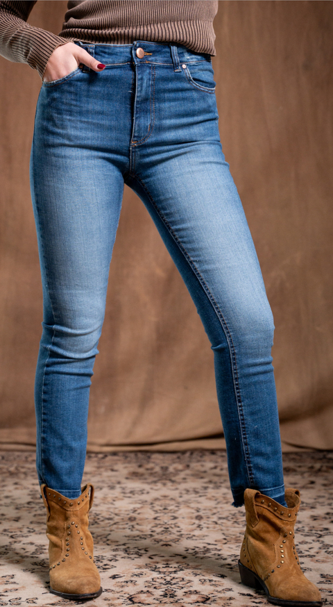 DENIM VICTORIA SLIM NUEVO ELASTZADO
