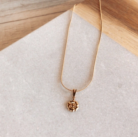 COLGANTE FLOWER (BAÑADO EN ORO)