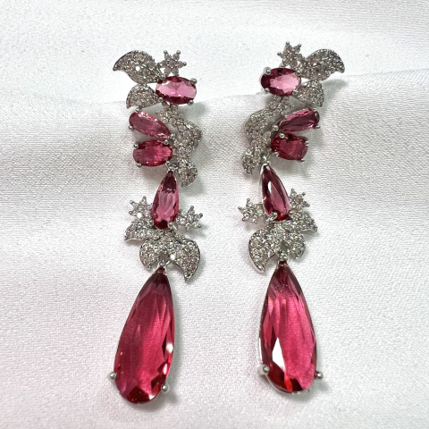 Brinco Estrelas no Prata e Vermelho rosado