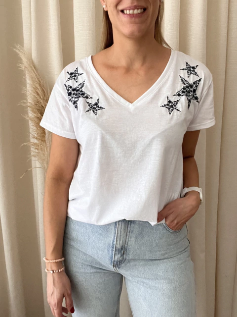 Remera Bordada Adela en internet