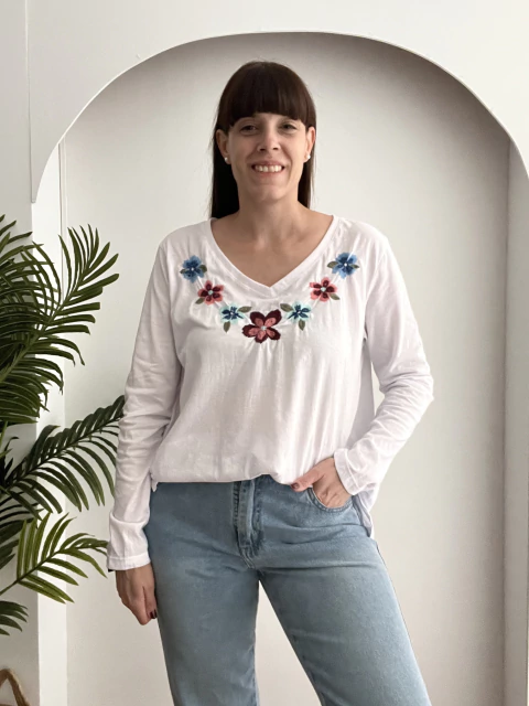 Remera Bordada Gala