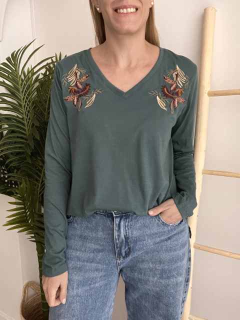Remera Bordada Virginia en internet