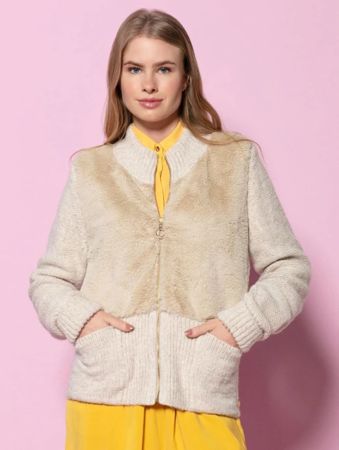 CASACO ABENÇÃO COM APLICAÇÃO DE PELE FAKE - comprar online