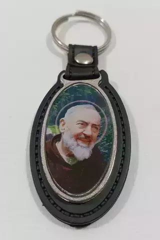 LLAVERO CUERO OVAL PADRE PIO