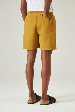 Shorts Meander Mustard - ZIOH - Vestuário Masculino Moderno