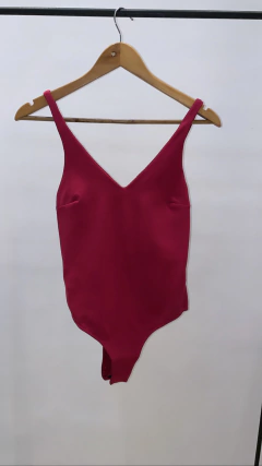 Body WHITE ROSES (fucsia)