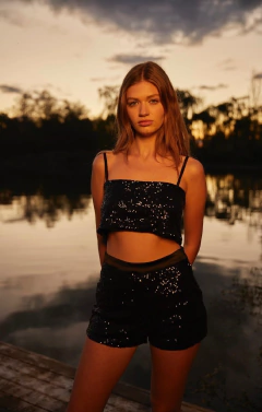 Crop Top Black Rose-Lentejuelas en internet