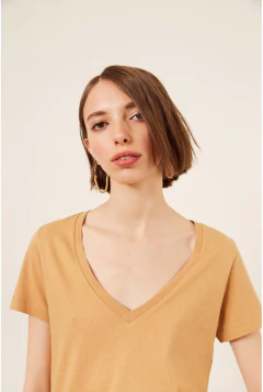 Remera V GRECO - comprar online