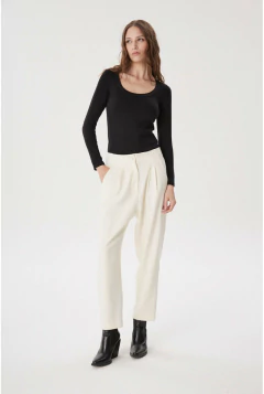 Remera Lara Cuello Redondo M/L